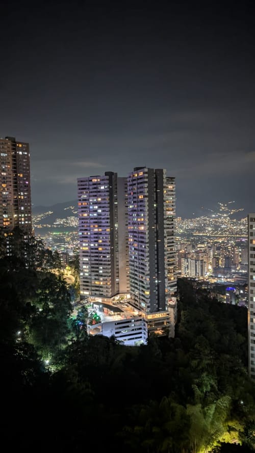 Apartamento de 2 alcobas en arriendo en Loma Del Indio, Medellín, 60 m² · foto 8 de 21