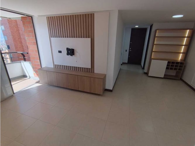 Apartamento de 3 alcobas en arriendo en Loma Del Indio, Medellín, 90 m² · foto 4 de 16