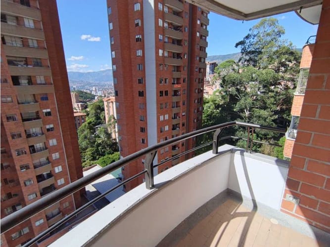 Apartamento de 3 alcobas en arriendo en Loma Del Indio, Medellín, 90 m² · foto 5 de 16