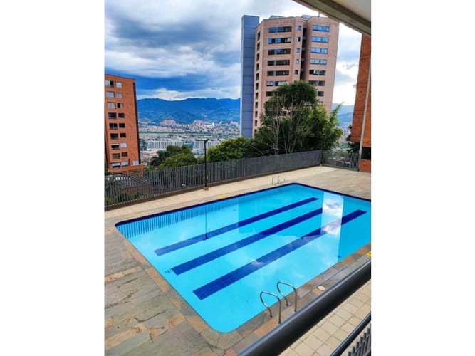 Apartamento de 3 alcobas en arriendo en Loma Del Indio, Medellín, 90 m² · foto 10 de 16