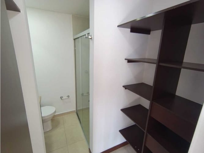 Apartamento de 3 alcobas en arriendo en Loma Del Indio, Medellín, 90 m² · foto 11 de 16