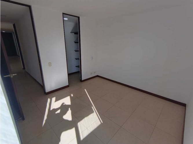 Apartamento de 3 alcobas en arriendo en Loma Del Indio, Medellín, 90 m² · foto 14 de 16