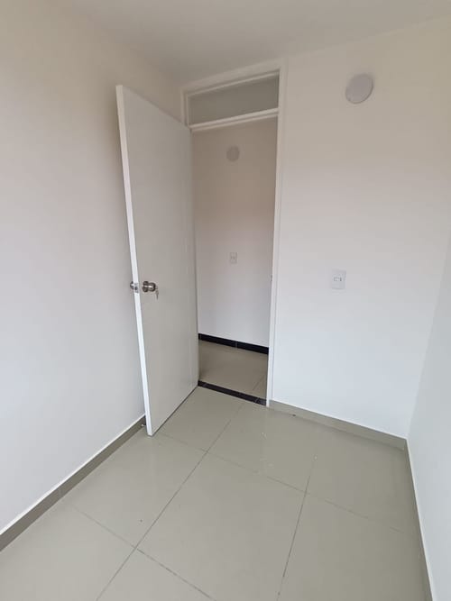 Apartamento de 3 alcobas en venta en Uaecd 007, Soacha, 42 m² · foto 3 de 20