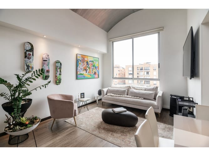 Apartamento de 2 alcobas en venta en Santa Barbara, Bogotá, 92 m² · foto 2 de 22