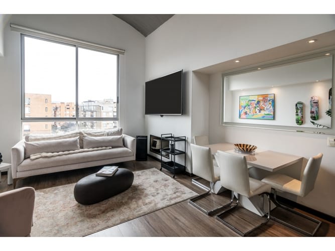 Apartamento de 2 alcobas en venta en Santa Barbara, Bogotá, 92 m² · foto 3 de 22