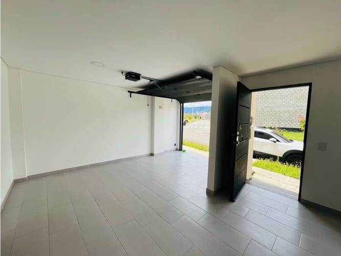 Casa de 3 alcobas en venta en La Palma, El Carmen de Viboral, 140 m² · foto 2 de 16