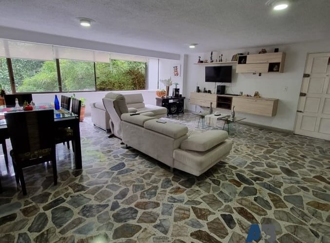 Apartamento de 4 alcobas en venta en Las Lomas, Medellín, 156 m² · foto 3 de 18