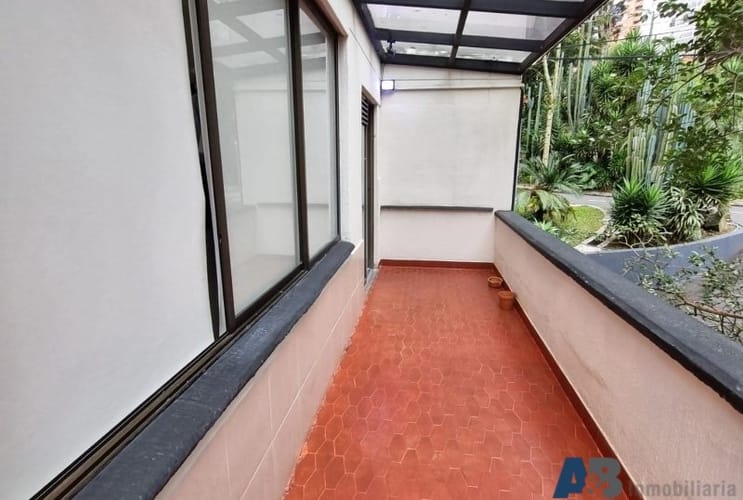 Apartamento de 4 alcobas en venta en Las Lomas, Medellín, 156 m² · foto 4 de 18