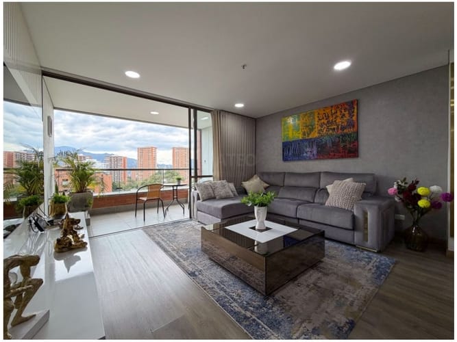 Apartamento en venta en El Poblado, Medellín, 91 m² · foto 2 de 24