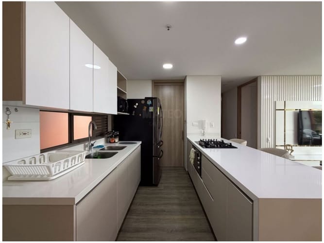 Apartamento en venta en El Poblado, Medellín, 91 m² · foto 4 de 24