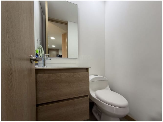 Apartamento en venta en El Poblado, Medellín, 91 m² · foto 8 de 24