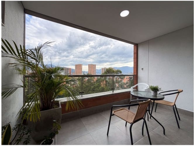 Apartamento en venta en El Poblado, Medellín, 91 m² · foto 9 de 24