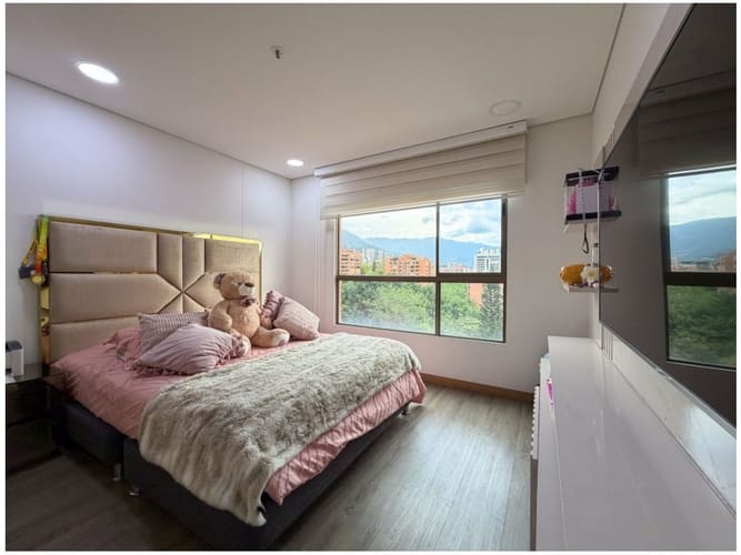 Apartamento en venta en El Poblado, Medellín, 91 m² · foto 13 de 24
