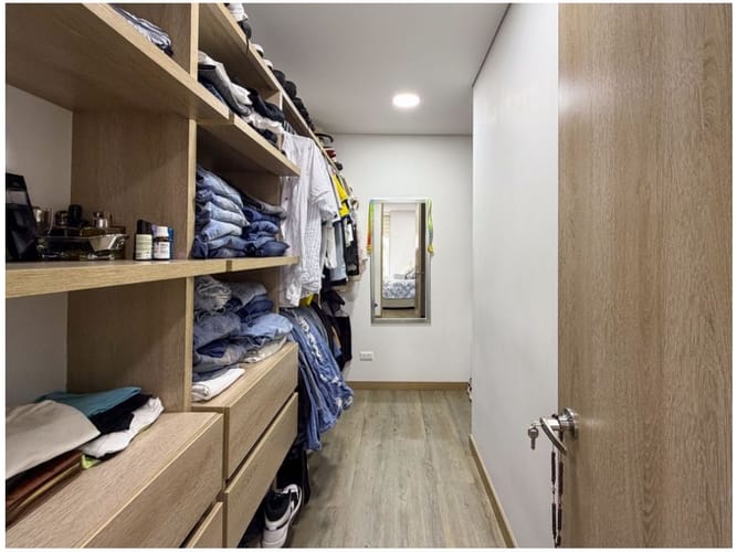 Apartamento en venta en El Poblado, Medellín, 91 m² · foto 19 de 24