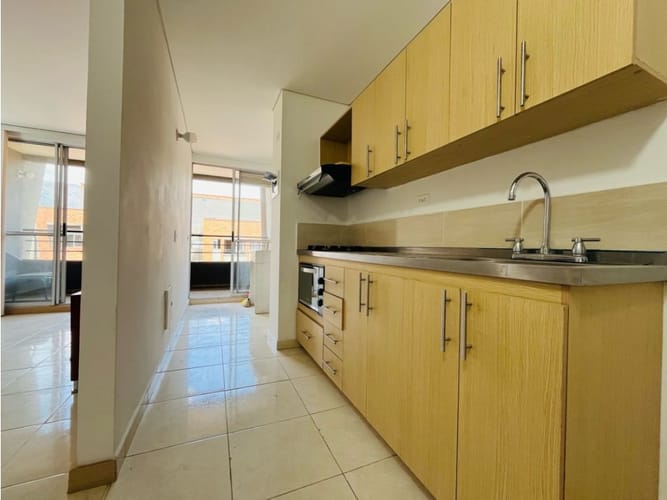 Apartamento de 3 alcobas en venta en Bello, 80 m² · foto 2 de 16