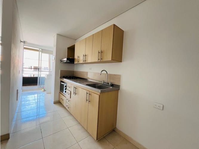 Apartamento de 3 alcobas en venta en Bello, 80 m² · foto 3 de 16