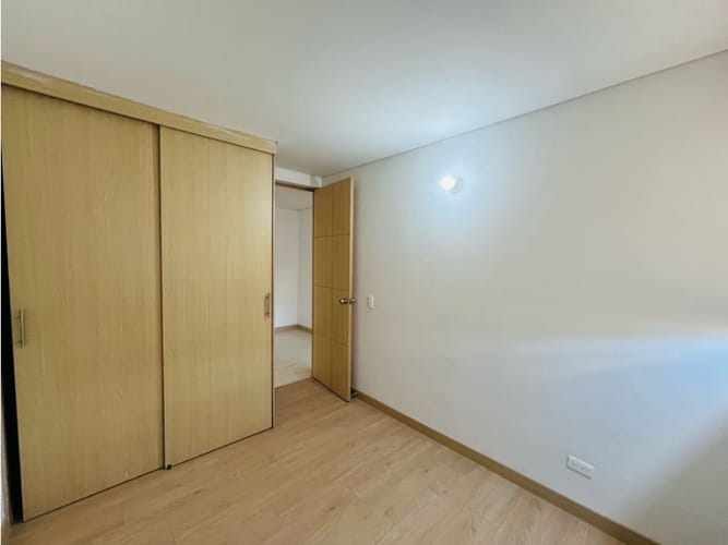 Apartamento de 3 alcobas en venta en Bello, 80 m² · foto 12 de 16