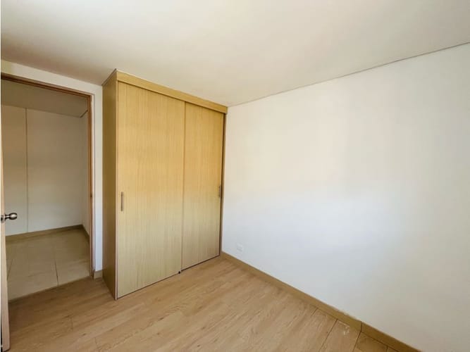 Apartamento de 3 alcobas en venta en Bello, 80 m² · foto 13 de 16