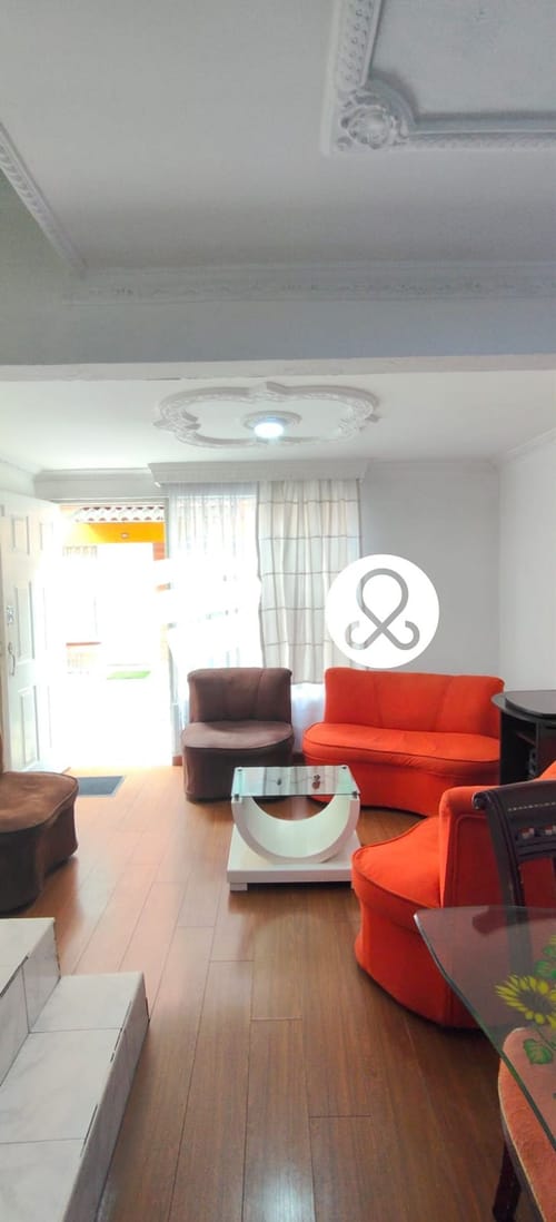 Casa de 4 alcobas en venta en Santa Catalina, Bogotá, 24 m² · foto 2 de 24