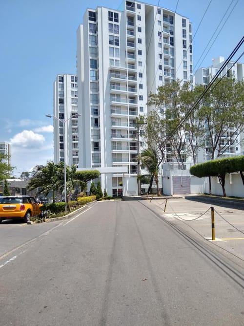Apartamento de 3 alcobas en arriendo en La Floresta, Los Patios, 79 m² · foto 2 de 24