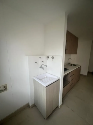 Apartamento de 3 alcobas en venta en Los Alcazares, Sabaneta, 64 m² · foto 4 de 7