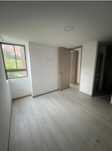 Apartamento de 3 alcobas en venta en Los Alcazares, Sabaneta, 64 m² · foto 6 de 7