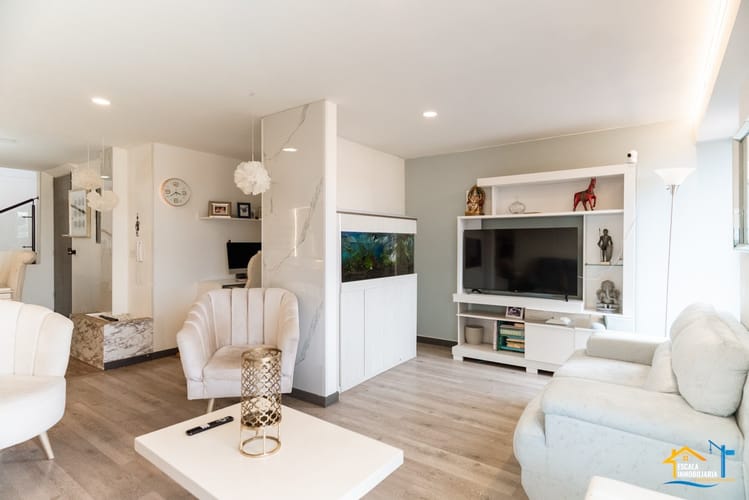 Apartamento de 3 alcobas en venta en Cedritos, Bogotá, 114 m² · foto 2 de 23