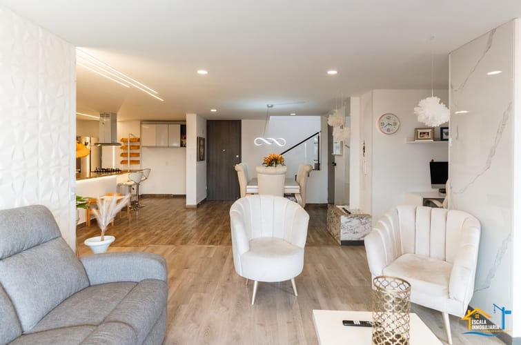 Apartamento de 3 alcobas en venta en Cedritos, Bogotá, 114 m² · foto 3 de 23