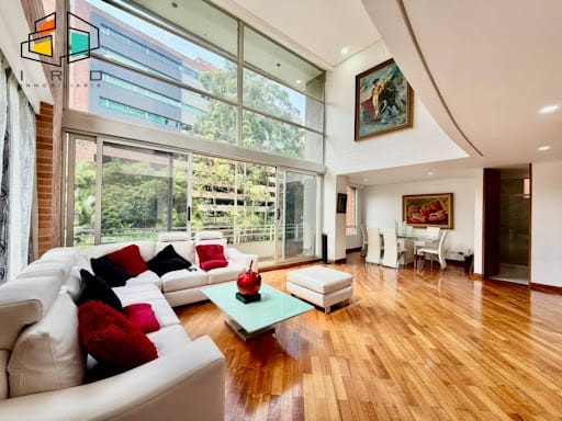 Apartamento de 2 alcobas en arriendo en Los Naranjos, Medellín, 138 m² · foto 3 de 24