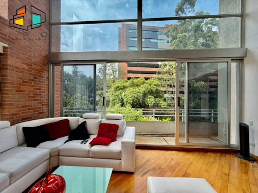 Apartamento de 2 alcobas en arriendo en Los Naranjos, Medellín, 138 m² · foto 4 de 24