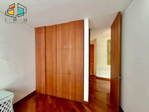 Apartamento de 2 alcobas en arriendo en Los Naranjos, Medellín, 138 m² · foto 18 de 24
