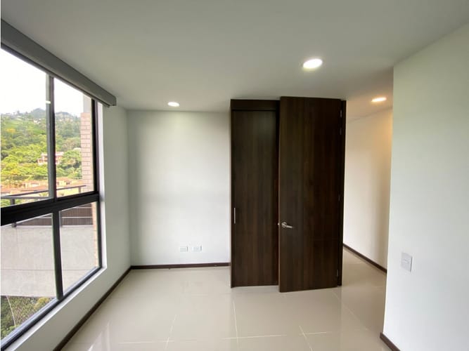 Apartamento de 2 alcobas en arriendo en El Carmelo Ii, Sabaneta, 78 m² · foto 5 de 20
