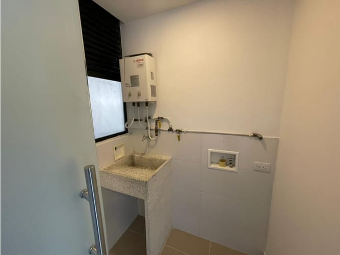 Apartamento de 2 alcobas en arriendo en El Carmelo Ii, Sabaneta, 78 m² · foto 11 de 20