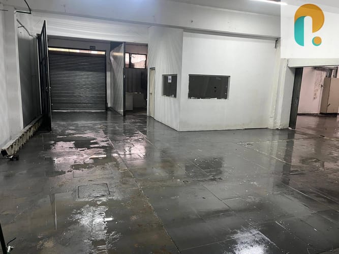 Alquiler de Galpón en La Comercial 237m2 · Foto 3