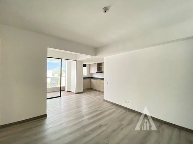 Apartamento de 3 alcobas en arriendo en Las Granjas, Medellín, 76 m² · foto 2 de 12