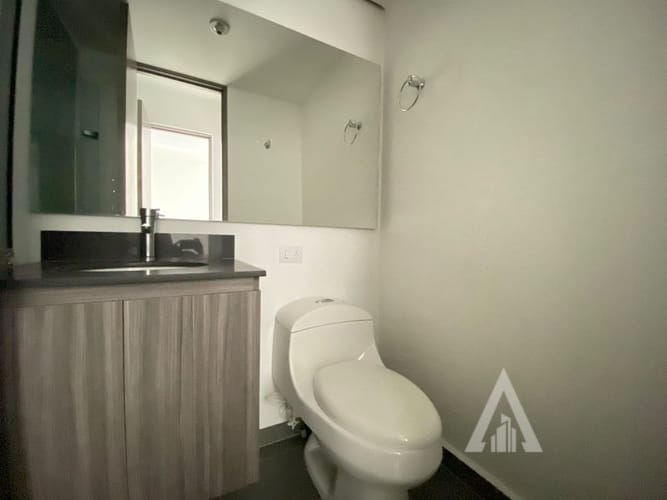 Apartamento de 3 alcobas en arriendo en Las Granjas, Medellín, 76 m² · foto 7 de 12