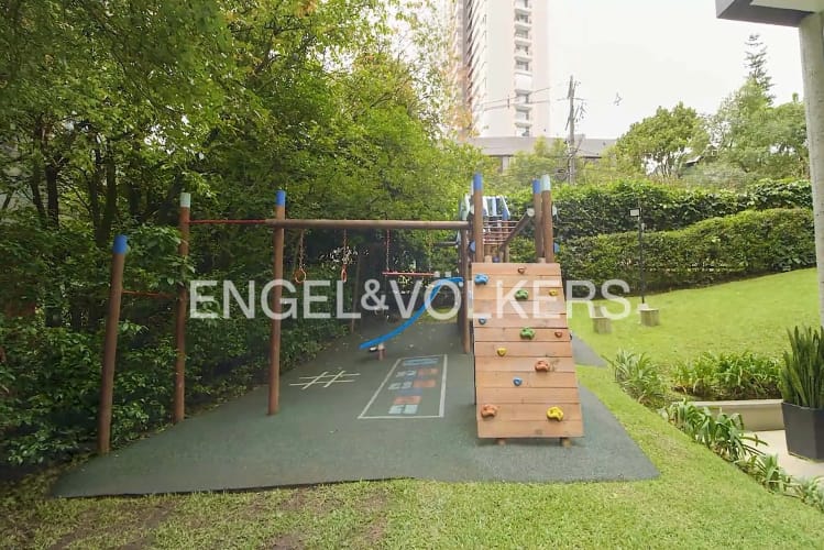 Apartamento de 3 alcobas en venta en El Tesoro, Medellín, 177 m² · foto 19 de 20