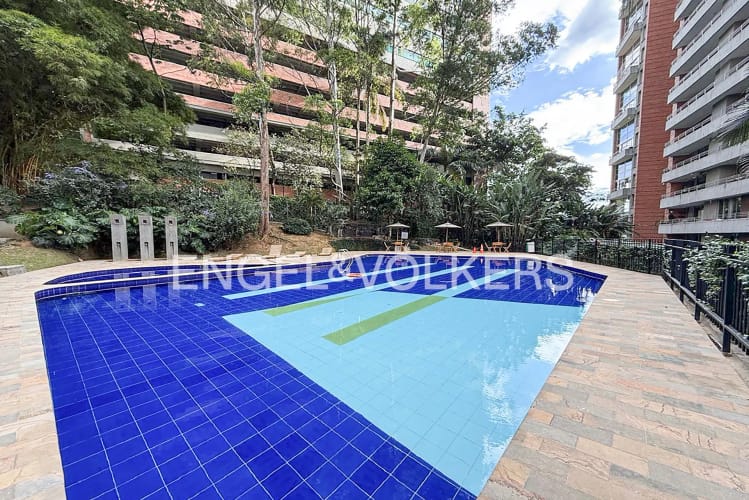 Apartamento de 3 alcobas en venta en El Tesoro, Medellín, 177 m² · foto 17 de 20