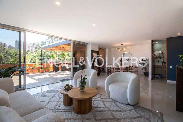 Apartamento de 3 alcobas en venta en El Tesoro, Medellín, 177 m² · foto 3 de 20