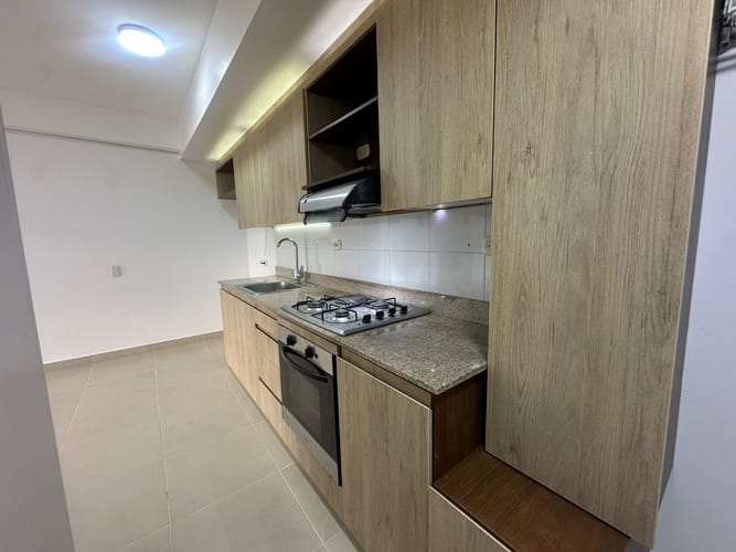 Apartamento de 2 alcobas en arriendo en Loma Del Escobero, Envigado, 94 m² · foto 5 de 16