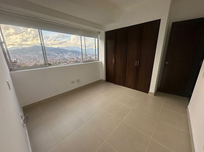 Apartamento de 2 alcobas en arriendo en Loma Del Escobero, Envigado, 94 m² · foto 6 de 16