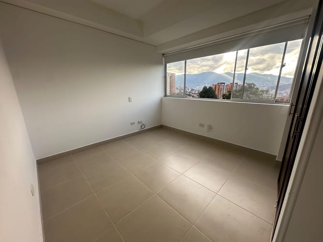 Apartamento de 2 alcobas en arriendo en Loma Del Escobero, Envigado, 94 m² · foto 7 de 16