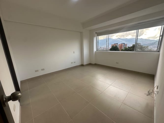 Apartamento de 2 alcobas en arriendo en Loma Del Escobero, Envigado, 94 m² · foto 9 de 16
