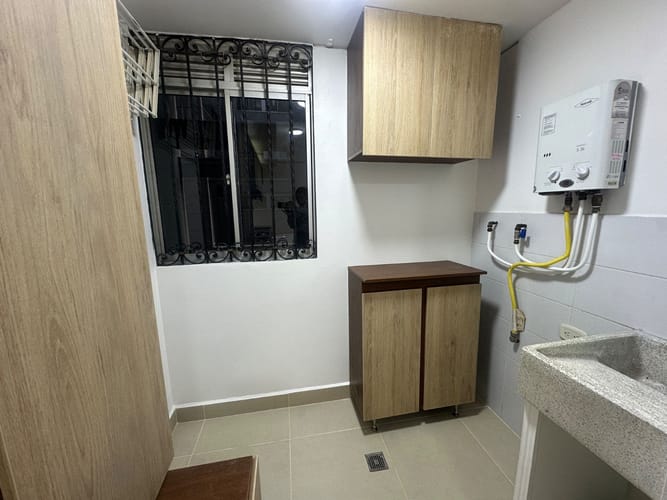 Apartamento de 2 alcobas en arriendo en Loma Del Escobero, Envigado, 94 m² · foto 13 de 16