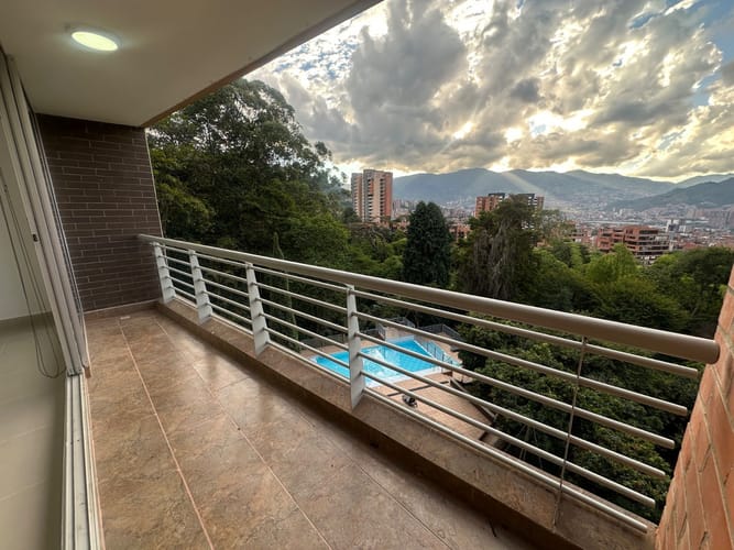 Apartamento de 2 alcobas en arriendo en Loma Del Escobero, Envigado, 94 m² · foto 15 de 16