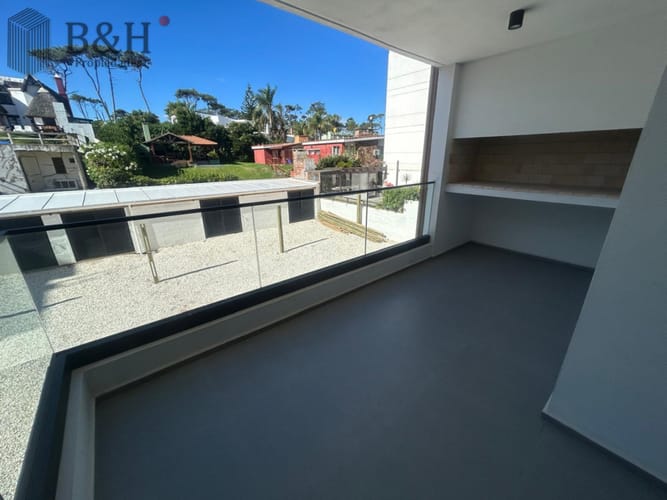 Apartamento de 3 dormitorios en alquiler, Punta del Este · Foto 8