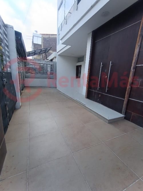 Casa de 6 alcobas en venta en Quinta Oriental, Cúcuta, 406 m² · foto 3 de 24