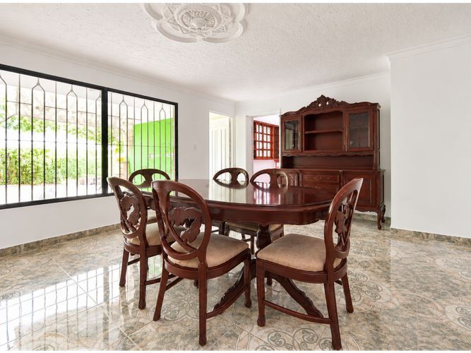 Casa en arriendo en Belén Rosales, Medellín, 300 m² · foto 2 de 19