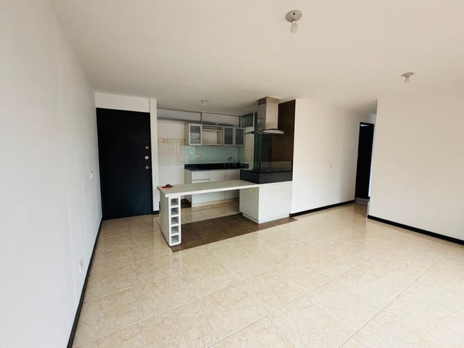 Apartamento de 3 alcobas en arriendo en Loma De Los Bernal, Medellín, 73 m² · foto 3 de 20