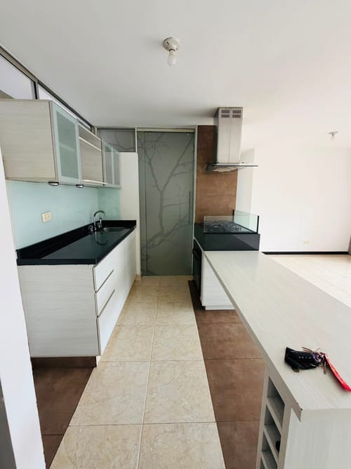 Apartamento de 3 alcobas en arriendo en Loma De Los Bernal, Medellín, 73 m² · foto 10 de 20